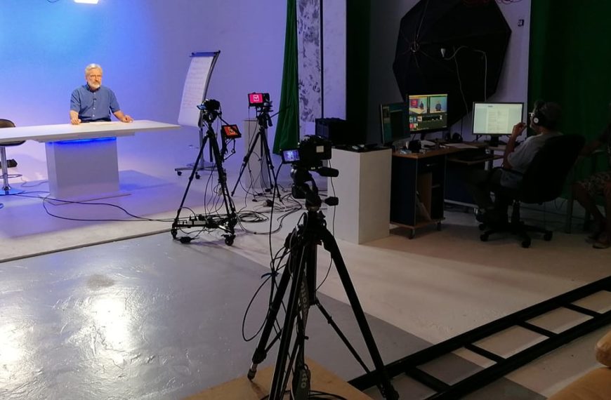 Présentation de solution de séminaire sur plateau TV