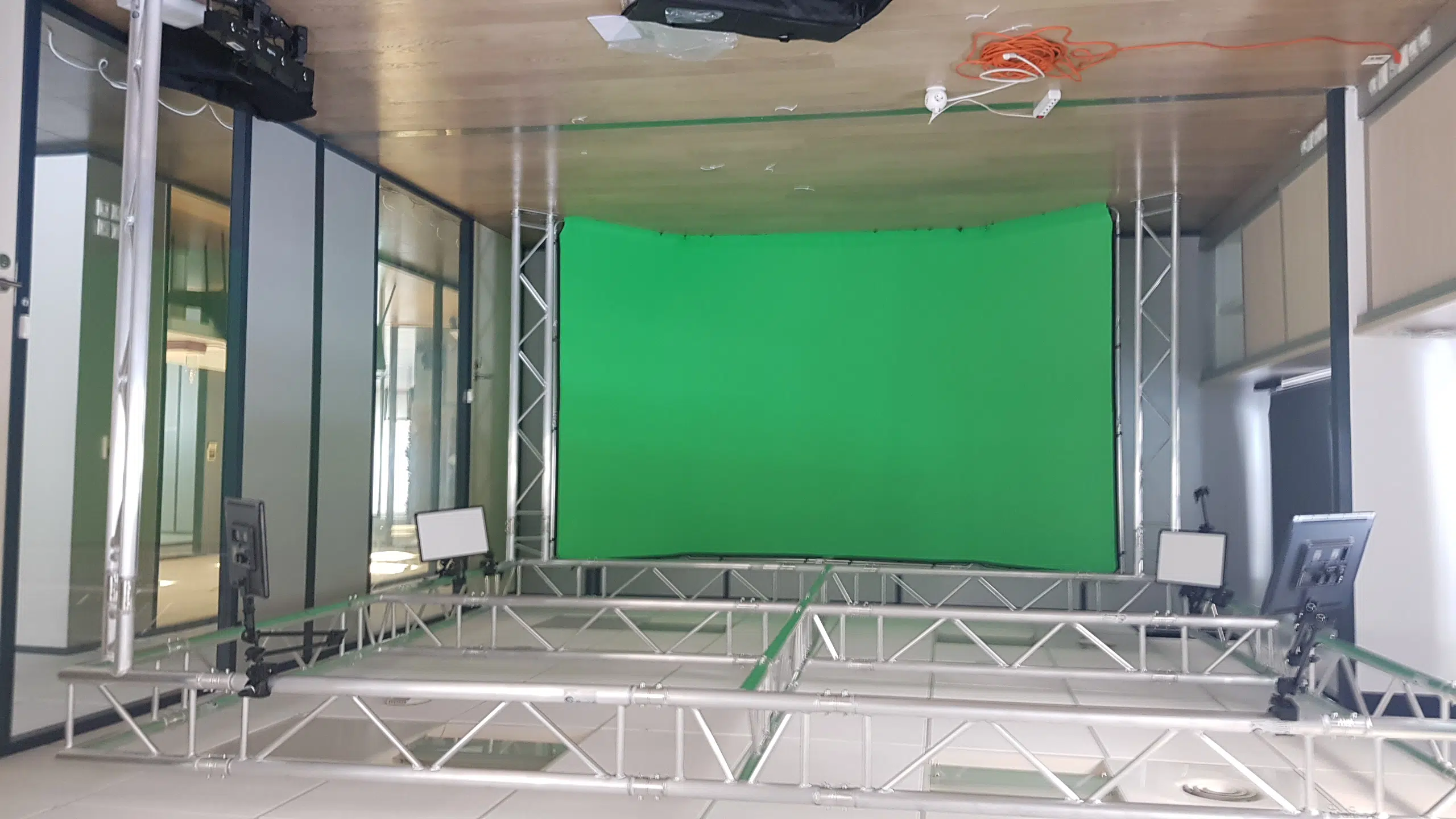 Installation d’un studio de production audiovisuelle fixe