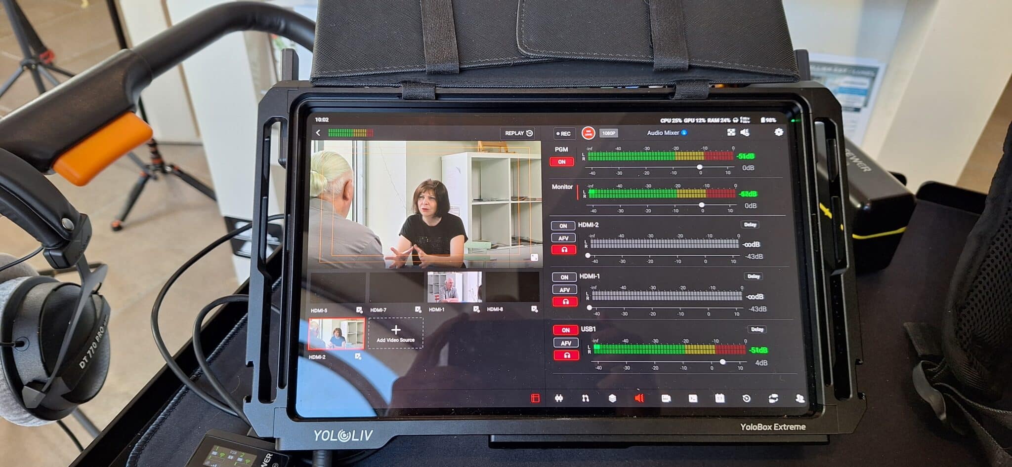 YoloBox Extreme : cinq heures de tournage, 50 % de batterie restante… La régie vidéo tient désormais dans un sac à dos